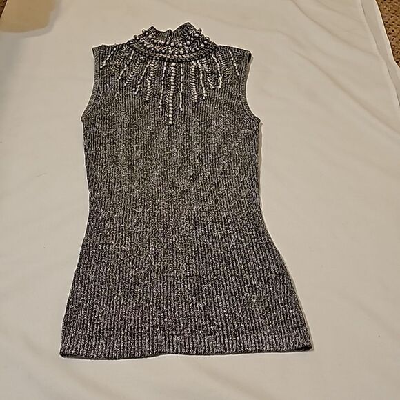 Cache metallic pearl embellish halter too small - Picture 2 of 7